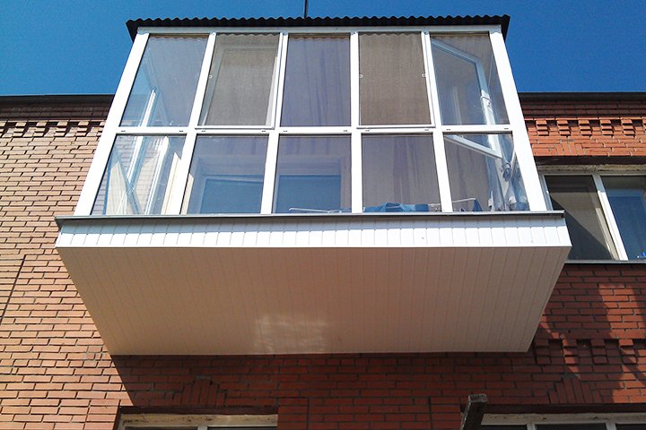 Балкон с выносом по основанию плиты