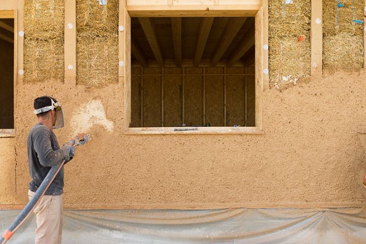 Оштукатуривание стен до установки деревянных окон